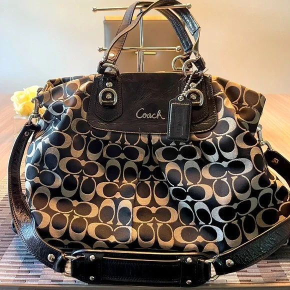Coach | Bags | Classic Coach Signature Handbag | Poshmark display picture 2